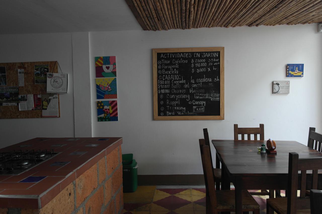 Sergeant Pepper'S Hostel Jardín Exterior foto