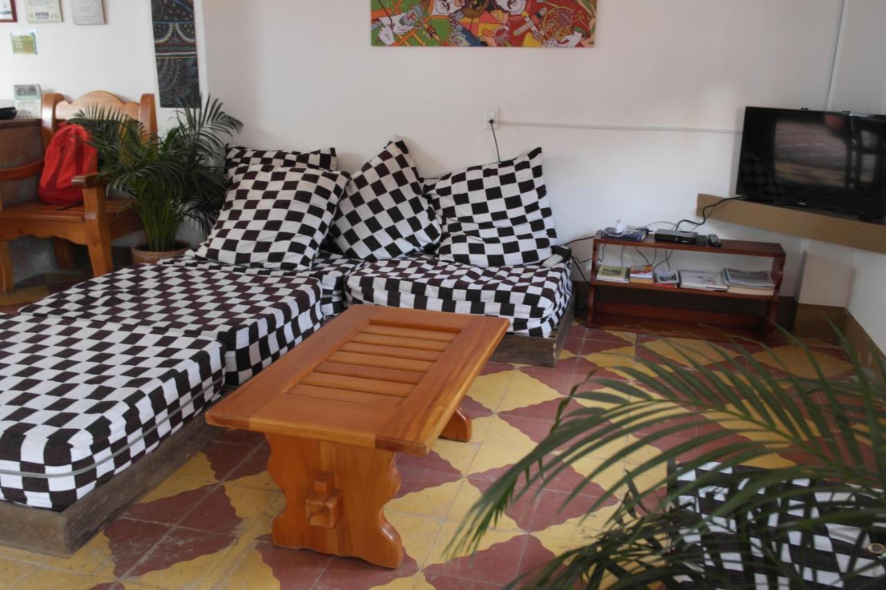 Sergeant Pepper'S Hostel Jardín Exterior foto